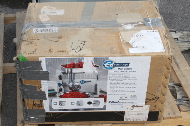 BRAND NEW SCRATCH & DENT! Edlund Edvantage EDVG-12SS #12 Electric Meat Grinder With Stainless Steel Components - 120V; 1/2 hp. Power cord is damaged.  - Image 2 of 4