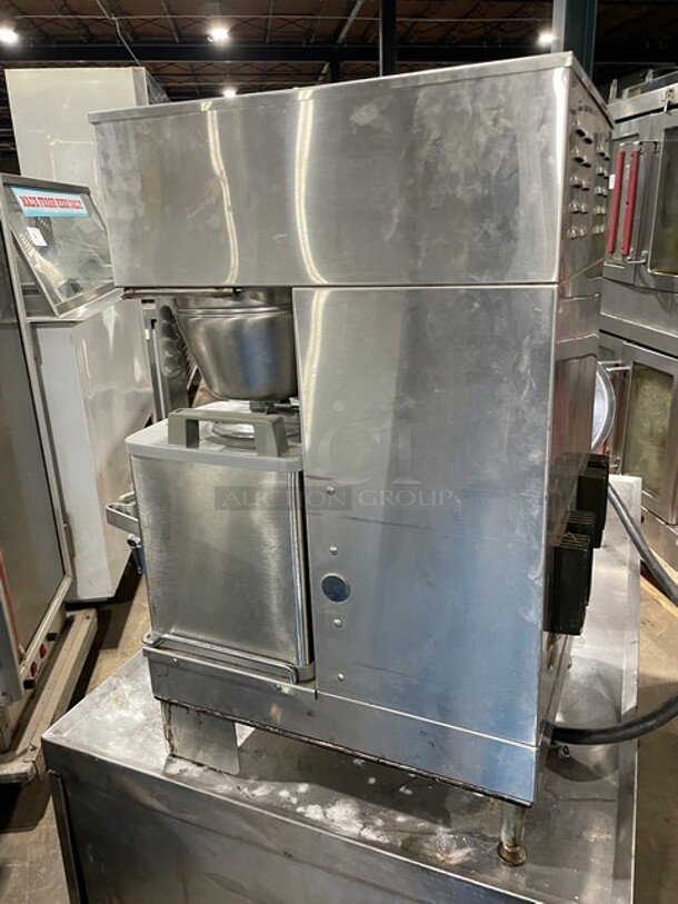 Bunn Starbucks Style Commercial Countertop Soft Heat Dual Coffee Brewer! With Hot Water Dispenser! With 1 Smart Funnel! With 2 Soft Heat Portable Servers! All Stainless Steel! On Legs! 120/208V 1 Phase! Model: DUAL SH DBC, 120/208GRY(SBUX)! - Image 4 of 7