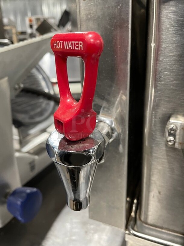 Bunn Starbucks Style Commercial Countertop Soft Heat Dual Coffee Brewer! With Hot Water Dispenser! With 1 Smart Funnel! With 2 Soft Heat Portable Servers! All Stainless Steel! On Legs! 120/208V 1 Phase! Model: DUAL SH DBC, 120/208GRY(SBUX)! - Image 7 of 7