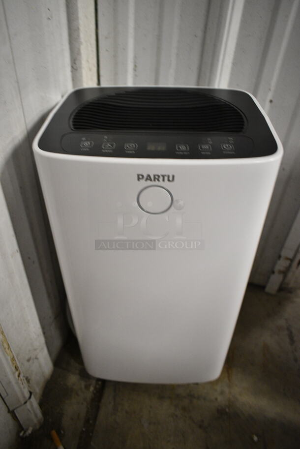 BRAND NEW SCRATCH AND DENT! Partu OL12-D023B 12 Liter Dehumidifier. 115 Votls, 1 Phase. Tested and Working! - Image 2 of 4