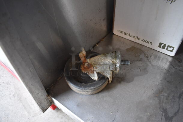 Blodgett Stainless Steel Commercial Natural Gas Powered Flat Top Griddle w/ 4 Burner Range, Gas Hose and Under Shelf on Commercial Casters. One Caster Needs To Be Reattached. 60x31x43 - Image 6 of 6
