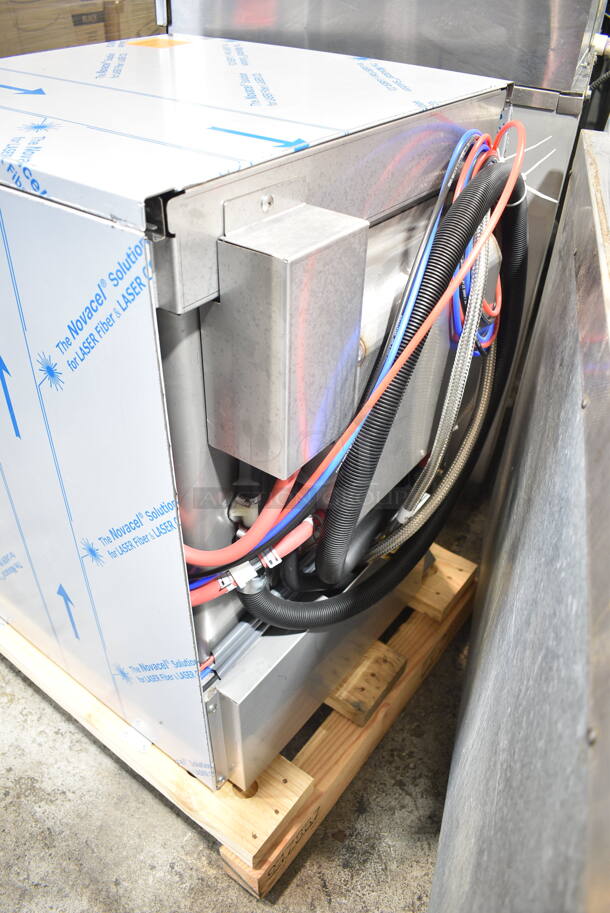 BRAND NEW SCRATCH AND DENT! 2023 Hobart LXER Stainless Steel Commercial Undercounter Dishwasher. 120/208-240 Volts, 1 Phase.  - Image 4 of 8