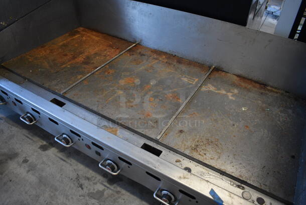 LATE MODEL! Vulcan MSA72 Stainless Steel Commercial Countertop Natural Gas Powered Flat Top Griddle w/ Thermostatic Controls. 162,000 BTU. 73x40x25 - Image 4 of 8