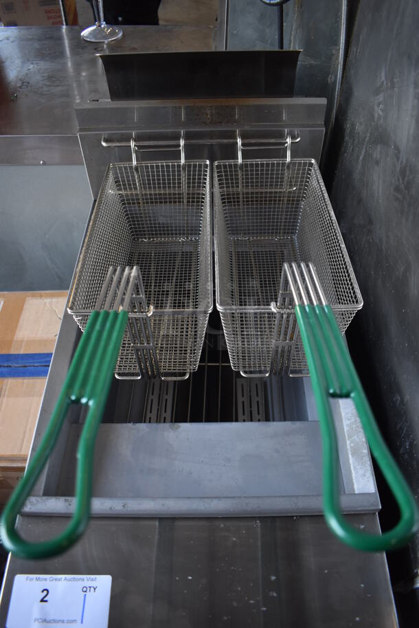 LIKE NEW! 2021 CPG 351FFOP40L Stainless Steel Commercial Floor Style Liquid Propane Gas Powered 40 Pound Deep Fat Fryer w/ 2 Metal Fry Baskets. 90,000 BTU. 16x32x45. Tested and Working! - Image 4 of 8