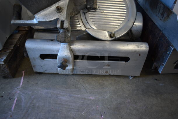 Globe Stainless Steel Commercial Countertop Automatic Meat Slicer w/ Blade Sharpener. 115 Volts, 1 Phase. Tested and Working! - Image 4 of 8