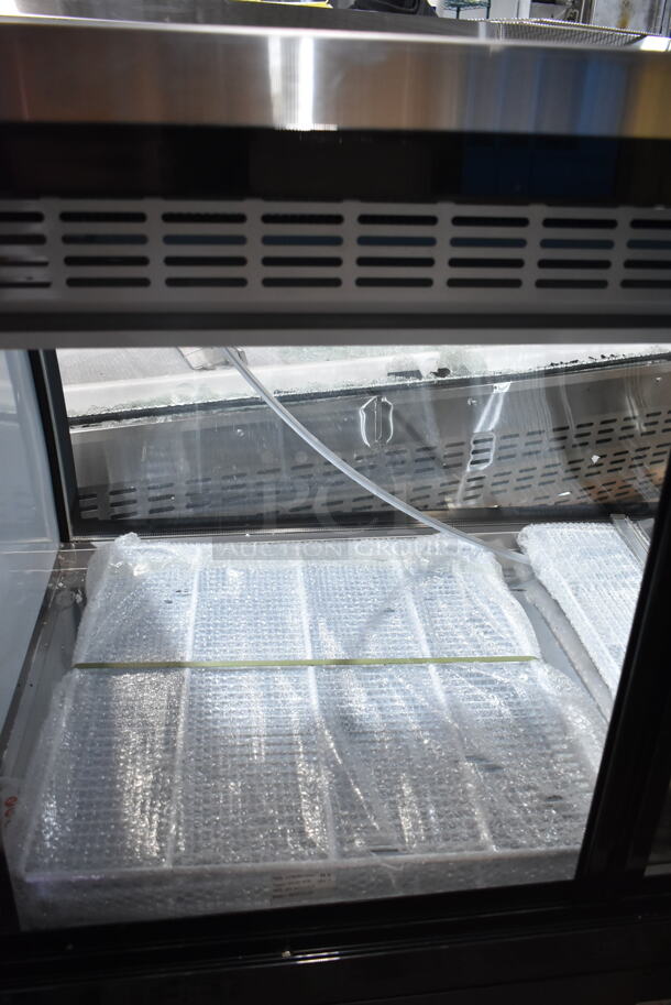 BRAND NEW SCRATCH AND DENT! 2024 Avantco 178DLC82HCB Metal Commercial 82" Black Curved Glass Refrigerated Deli Case Merchandiser. 115 Volts, 1 Phase. Tested and Working! - Image 5 of 10