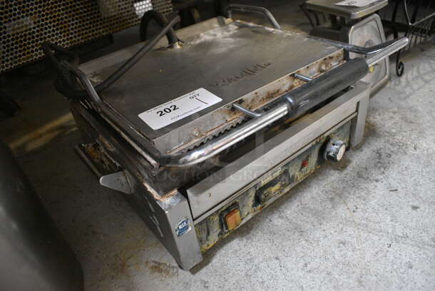 Waring Stainless Steel Commercial Countertop Panini Press. 19x17x10. Tested and Working! - Image 5 of 5