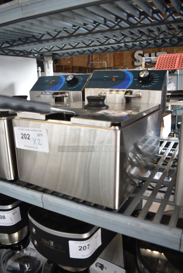 2 BRAND NEW SCRATCH AND DENT! 2023 Hoocoo FRY-10L Stainless Steel Commercial Countertop Electric Powered Fryer w/ Lid and Fry Basket. 120 Volts, 1 Phase. 2 Times Your Bid! - Image 3 of 10