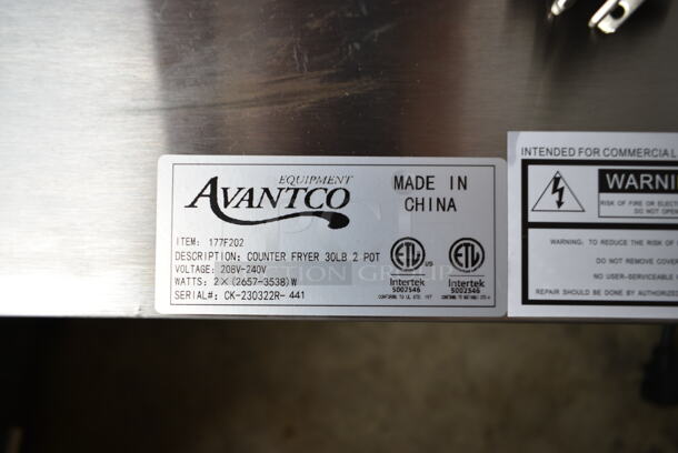 BRAND NEW SCRATCH AND DENT! 2023 Avantco 177F202 Stainless Steel 30 lb. Dual Tank Medium-Duty Electric Countertop Fryer w/ 2 Baskets and 2 Lids. 208/240 Volts, 1 Phase. - Image 5 of 5