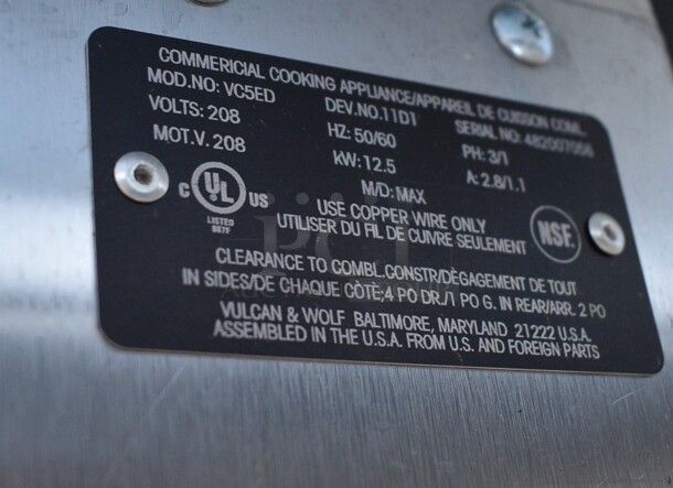 BRAND NEW SCRATCH AND DENT! LATE MODEL! Vulcan Model VC5ED Stainless Steel Commercial Electric Powered Full Size Convection Oven w/ View Through Doors, Metal Oven Racks and Thermostatic Controls on Metal Legs. 208 Volts, 3/1 Phase. 40x31x54. Tested and Working! - Image 5 of 8