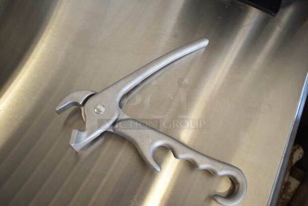 ALL ONE MONEY! Lot of 3 Items; Curtis Stand, Tomato Slicer Blade and Barrel Opener - Image 3 of 7