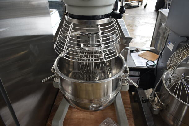 BRAND NEW SCRATCH AND DENT! Globe SP30 Metal Commercial Floor Style 30 Quart Planetary Dough Mixer w/ Stainless Steel Mixing Bowl, Bowl Guard, Dough Hook, Paddle and Whisk Attachments. 115 Volts, 1 Phase. Tested and Working But Transmission is Stuck in 1 Gear. - Image 6 of 10