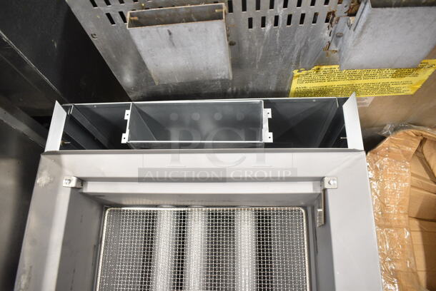 BRAND NEW SCRATCH AND DENT! 2023 Avantco 177FBF1824NG Stainless Steel Commercial Floor Style Natural Gas 110-125 lb. Flat Bottom Funnel Cake / Donut Fryer. Does Not Have Back Piece or Lid. 90,000 BTU - Image 6 of 8