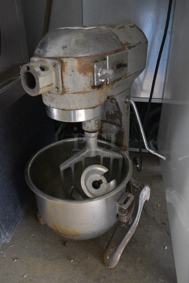 Hobart Model A-200 Metal Commercial Countertop 20 Quart Planetary Mixer w/ Metal Mixing Bowl, Paddle and Dough Hook Attachments. 115 Volts, 1 Phase. 16x19x30. Tested and Working! - Image 2 of 6