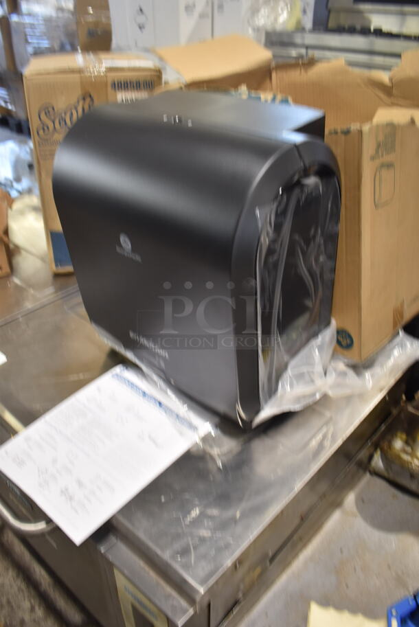BRAND NEW IN BOX! Georgia Pacific Black Poly Wall Mount Paper Towel Dispenser. - Image 3 of 7