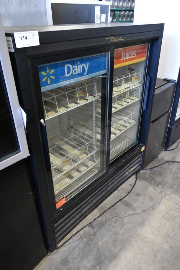 True GDM-41SL-54-LD ENERGY STAR Metal Commercial 2 Door Reach In Cooler Merchandiser w/ Poly Coated Racks. 115 Volts, 1 Phase. Tested and Working! - Image 2 of 5