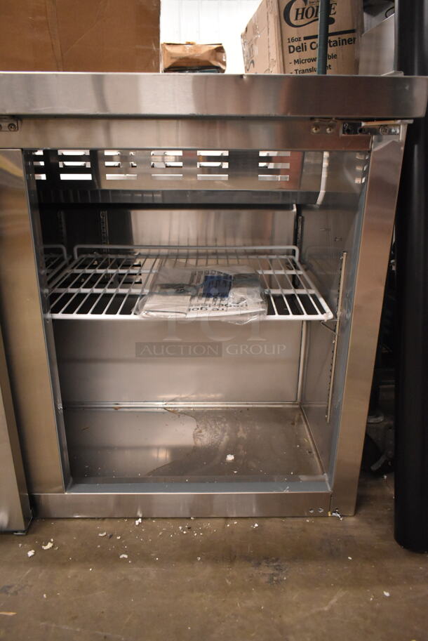 BRAND NEW SCRATCH AND DENT! 2023 Avantco 178SSPT71HC Stainless Steel Commercial Refrigerated Sandwich Prep Table. Missing Door and Top. 115 Volts, 1 Phase. Tested and Powers On But Does Not Get Cold - Image 4 of 7