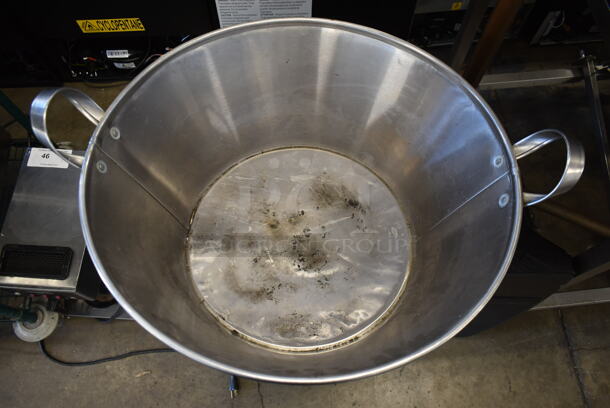 Metal Bowl w/ Handles. - Image 3 of 4