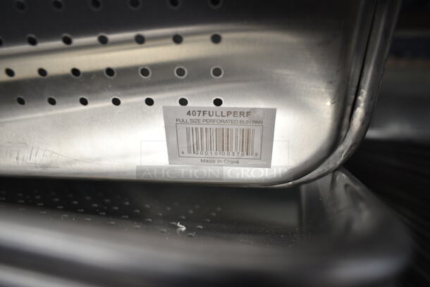 25 BRAND NEW SCRATCH AND DENT! Choice  407FULLPERF Full Size 19 Gauge 18" x 26" Wire in Rim Aluminum Perforated Bun / Sheet Pan. 25 Times your Bid!  - Image 5 of 5