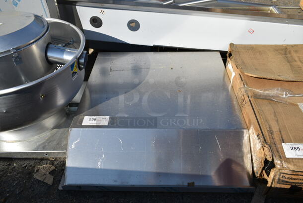 BRAND NEW SCRATCH AND DENT! Stainless Steel Unit - Image 2 of 4
