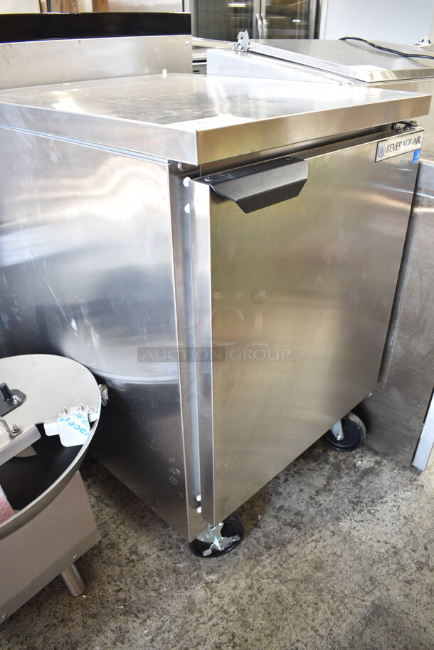 BRAND NEW SCRATCH AND DENT! Beverage Air WTF24AHC Stainless Steel Commercial Single Door Work Top Freezer on Commercial Casters. 115 Volts, 1 Phase. Tested and Working! - Image 4 of 6