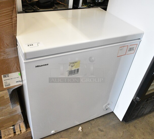 Hisense WFC070M6RWD Metal Chest Freezer w/ Hinge Lid. 115 Volts, 1 Phase. Tested and Working! - Image 2 of 4