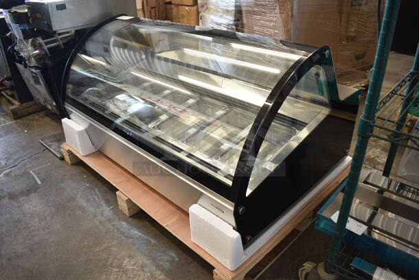 BRAND NEW SCRATCH AND DENT! KoolMore KM-CGD-6P Stainless Steel Commercial Countertop Gelato Display Case With 6 Pans And Built-In Glass Sneeze Guard. 110-120 Volts, 1 Phase. Tested and Working! - Image 3 of 7