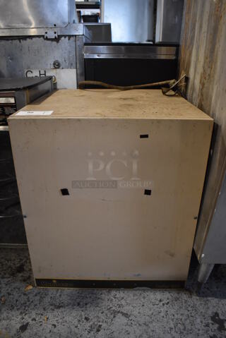 Manitowoc BY0424A Series 420 Metal Commercial Ice Head. 115 Volts, 1 Phase. 22.5x24x25
