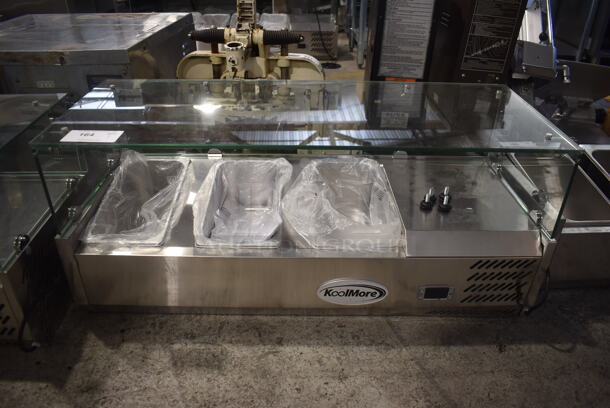 BRAND NEW SCRATCH AND DENT! 2023 KoolMore SCDC-3P-SSL Stainless Steel Commercial Countertop Refrigerated Rail w/ 3 Drop In Bins and Glass Sneeze Guard. 115 Volts, 1 Phase. Tested and Working! - Image 5 of 10