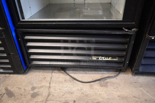 True GDM-26 Metal Commercial Single Door Reach In Cooler Merchandiser w/ Poly Coated Racks and Drink Sliders. 115 Volts, 1 Phase. Tested and Working! - Image 4 of 7