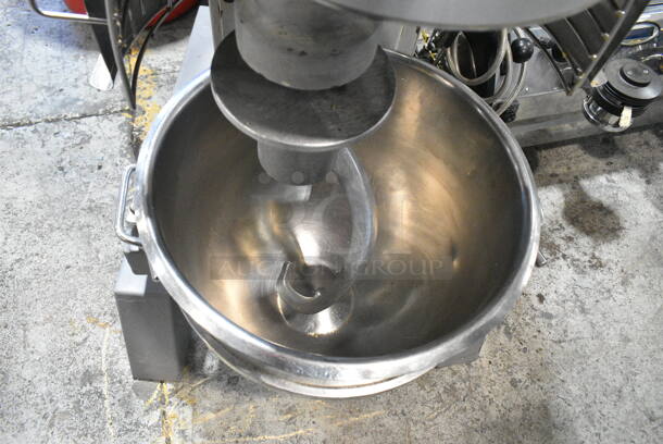 Globe SP62P Metal Commercial Floor Style 60 Quart Planetary Dough Mixer w/ Mixing Bowl, Bowl Guard and Dough Hook Attachment. 220 Volts, 1 Phase. - Image 4 of 7