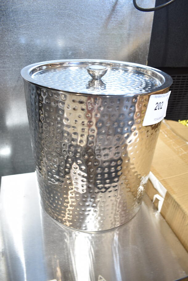 BRAND NEW SCRATCH AND DENT! Vollrath T720DW 3 Gallon Double Wall Hand Hammered Stainless Steel Ice Cream Chiller - Image 2 of 4