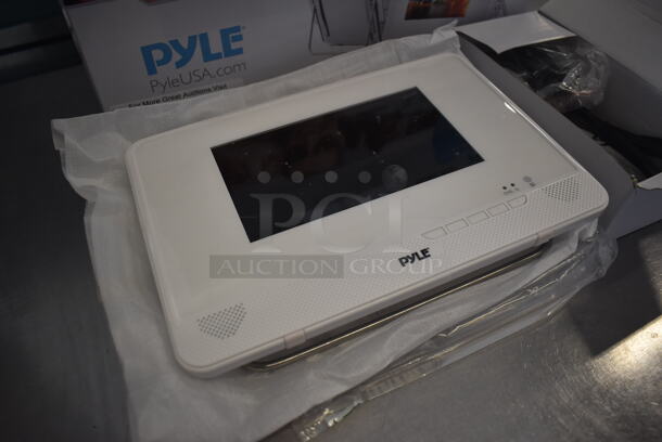 IN ORIGINAL BOX! Pyle PLMRDV74 7" Portable Multimedia Player. 10.5x2x7 - Image 4 of 7