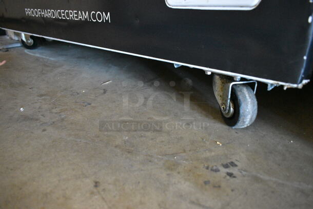 Stajac VBN-4 Metal Commercial Chest Freezer Merchandiser. 115 Volts, 1 Phase. Tested and Working! - Image 3 of 6