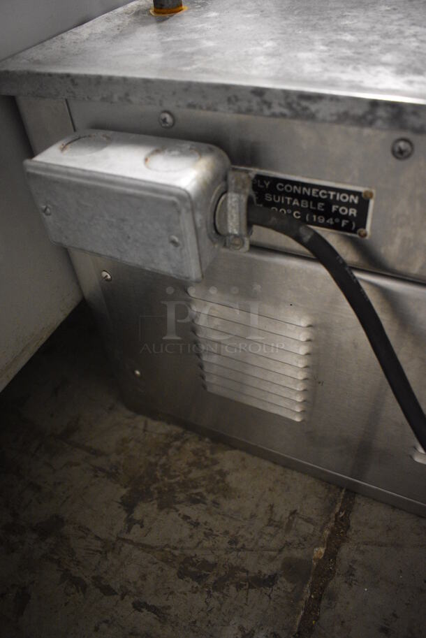 Metal Commercial Pressure Oven w/ Thermostatic Controls. 115 Volts, 1 Phase. 27x21x30. Tested and Working! - Image 7 of 7