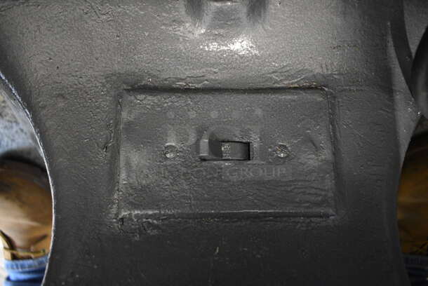 Metal Commercial Countertop Power Hub. 115 Volts, 1 Phase. 14x18x17. Tested and Powers On But Parts Do Not Move - Image 4 of 6