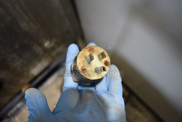 Metal Commercial Countertop Power Hub. 115 Volts, 1 Phase. 14x18x17. Tested and Powers On But Parts Do Not Move - Image 6 of 6