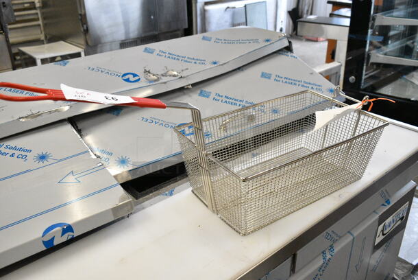 4 BRAND NEW SCRATCH AND DENT! Items Including HP3686701404 Berkel 01-404675-01158 Sharpening Assy, HP5908800936 Hobart 00-936547-00003 Probe And Switch Assy, HP7004108410 Vulcan 00-410841-00023 Valve,Combination,(Lp), HP3004992230 Vulcan 00-499223-00004 Basket, Twin Gr85. 4 Times Your Bid!  - Image 10 of 11