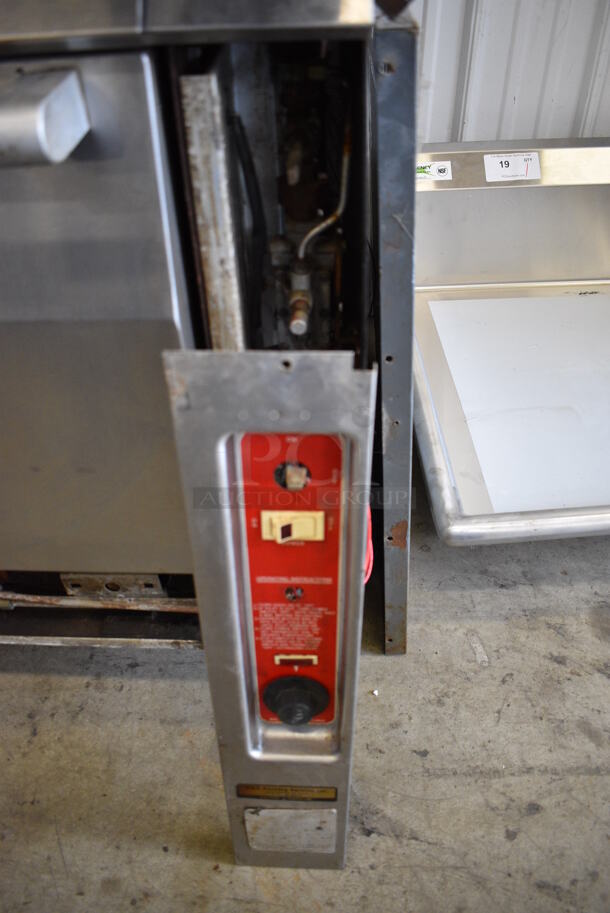 Vulcan Stainless Steel Commercial Natural Gas 4 Burner Range w/ Convection Oven. 32,000 BTU. 34x41x42 - Image 6 of 7