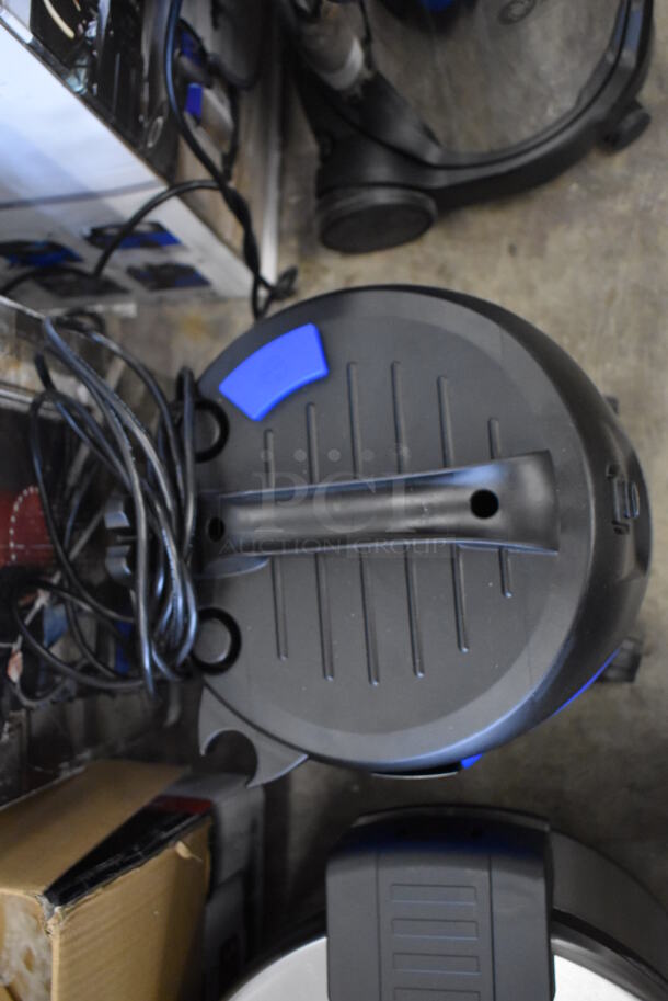 BRAND NEW IN BOX! Nilfisk AERO 21-01 PC US PC Poly Blue and Black Shop Vac Vacuum Cleaner on Casters. 120 Volts, 1 Phase. 14x14x20. Tested and Working! - Image 5 of 8