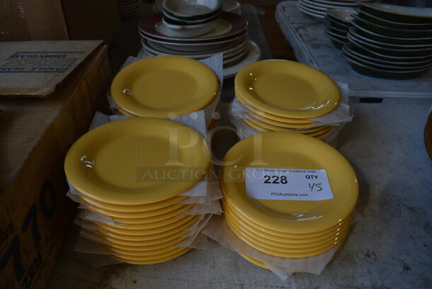 45 BRAND NEW IN BOX! Yellow Poly Plates. 6.5x6.5x1. 45 Times Your Bid!