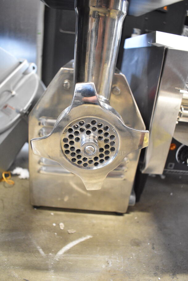 LIKE NEW! Avantco MG12 Stainless Steel Commercial Countertop #12 Meat Grinder w/ Tray. 110 Volts, 1 Phase. Tested and Working! - Image 5 of 8