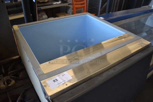 Metal Commercial Ice Bin. 30.5x33x46. - Image 2 of 5