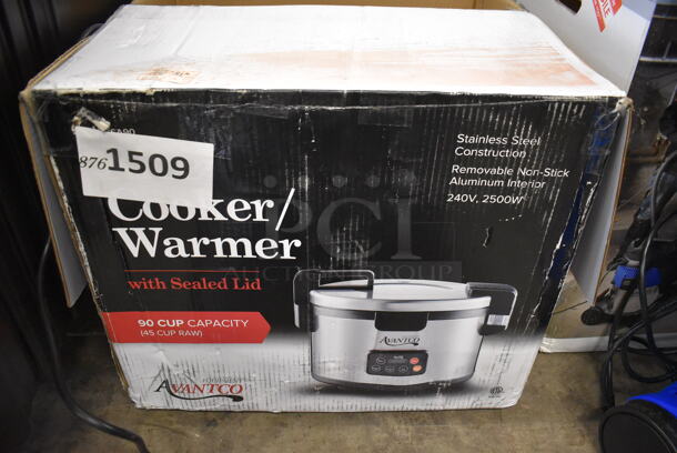 BRAND NEW IN BOX! Avantco 177RCSA90 Stainless Steel Commercial Countertop Rice Cooker. 240 Volts, 1 Phase. 21.5x19x16. Tested and Working! - Image 6 of 7