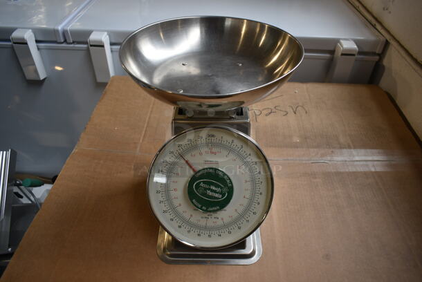 Yamato SM(N) Metal Countertop 30 Pound Capacity Food Portioning Scale.