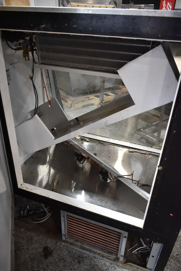 Master-Bilt FIP-40 Metal Commercial Floor Style Deli Display Case Merchandiser. 208-230 Volts, 1 Phase.  Tested and Does Not Power On - Image 6 of 8