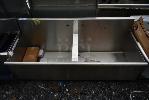 BRAND NEW SCRATCH AND DENT! Stainless Steel Commercial 2 Bay Sink. Bays 30x21
