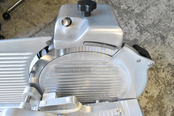 BRAND NEW SCRATCH AND DENT! Estella 348SLM12 Stainless Steel Commercial Countertop 12" Heavy-Duty Manual Meat Slicer. 115 Volts, 1 Phase. Tested and Working! - Image 6 of 11