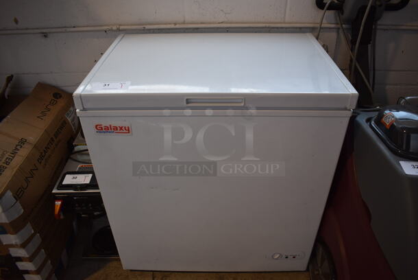 Galaxy 177CF5 Metal Chest Freezer on Casters. 115 Volts, 1 Phase. 30.5x22x33. Tested and Powers On But Does Not Get Cold