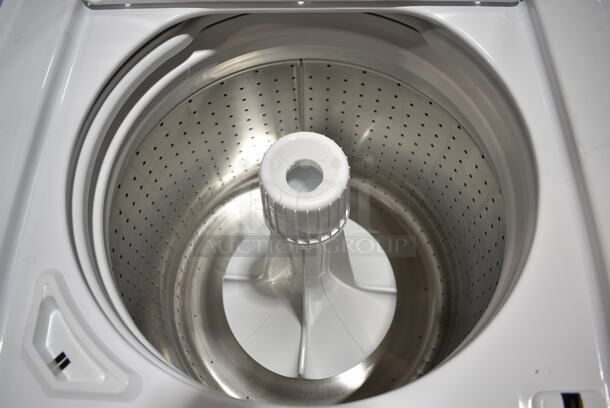 BRAND NEW SCRATCH AND DENT! Speed Queen TR3003WN 3.2 cu. ft. 27" Top Load Washer with Perfect Wash - Free Use - Image 4 of 6